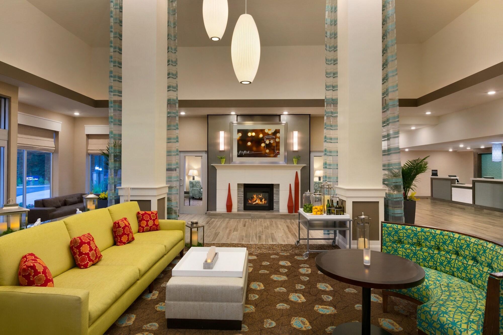 Hilton Garden Inn Стейтсвилл Экстерьер фото