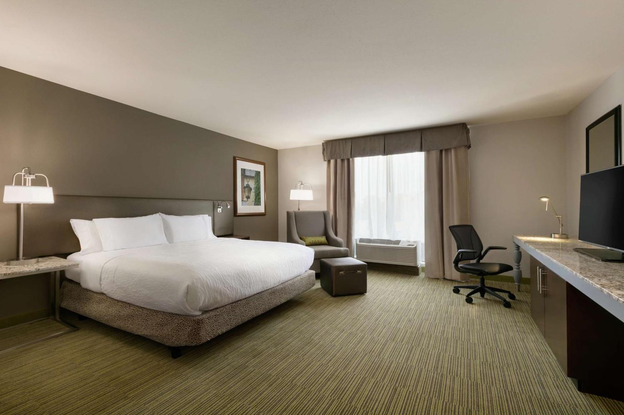 Hilton Garden Inn Стейтсвилл Экстерьер фото