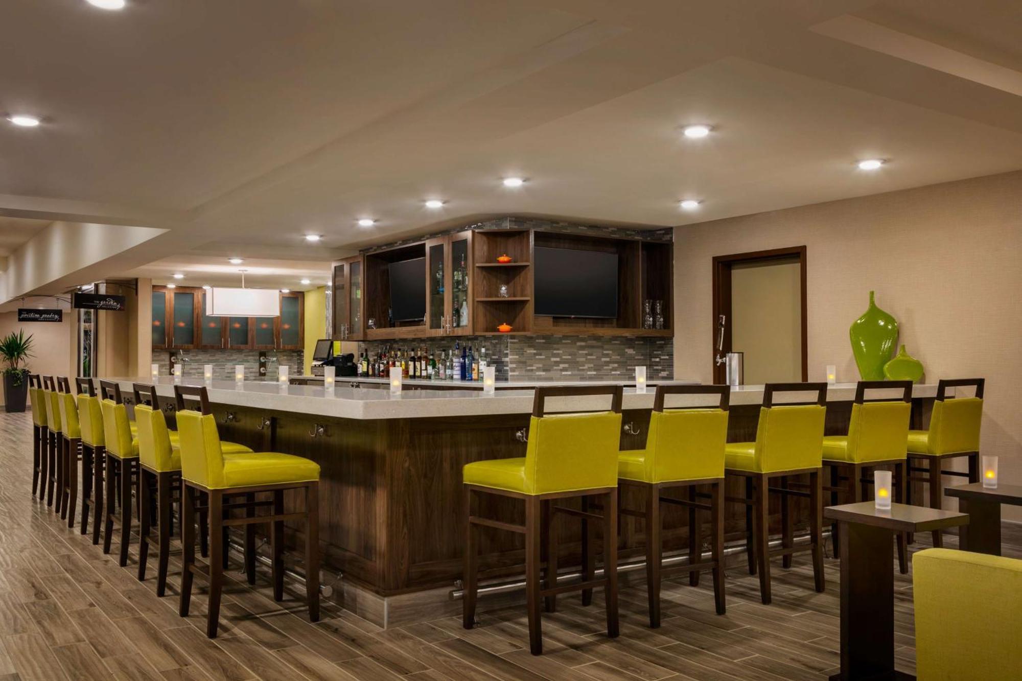 Hilton Garden Inn Стейтсвилл Экстерьер фото