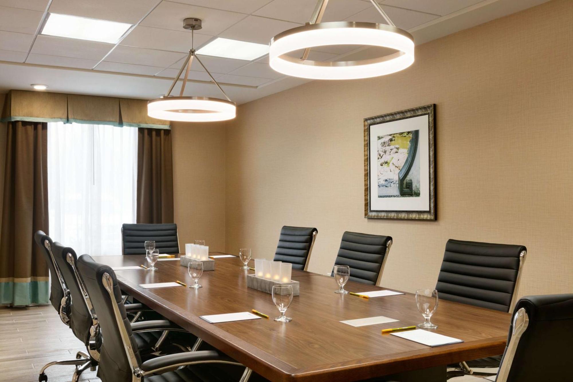 Hilton Garden Inn Стейтсвилл Экстерьер фото