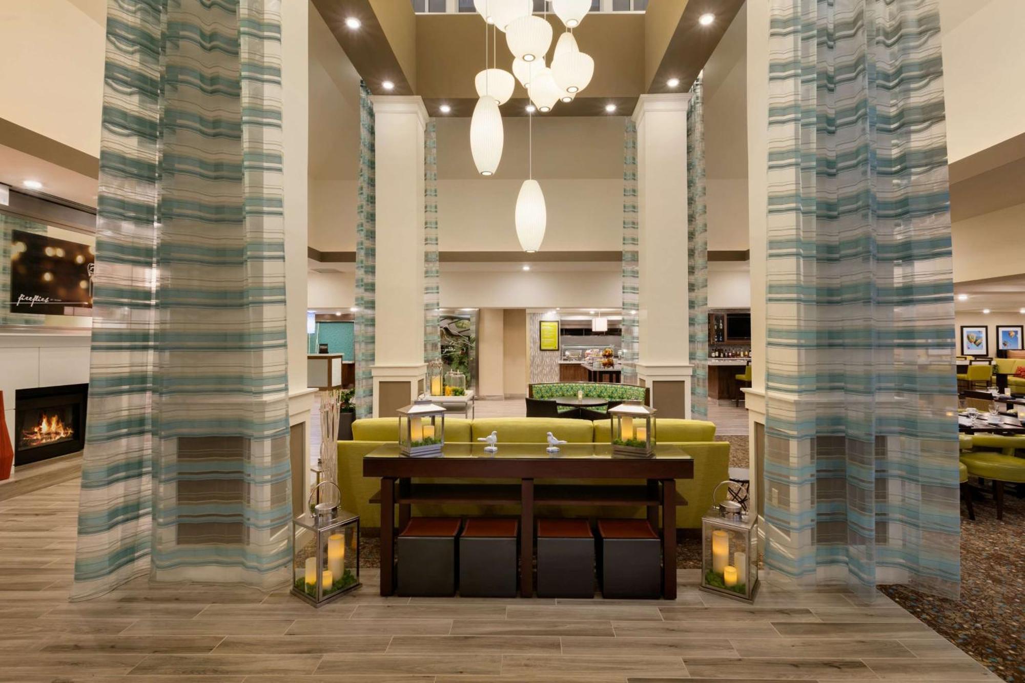 Hilton Garden Inn Стейтсвилл Экстерьер фото