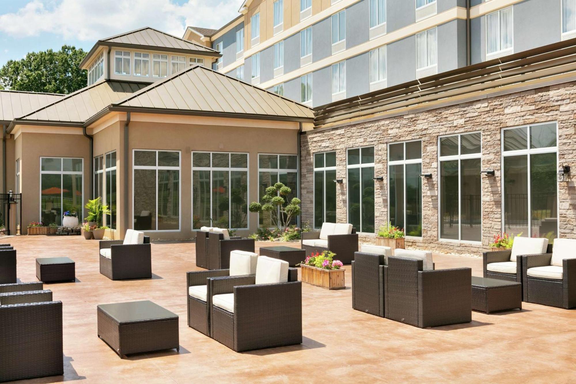 Hilton Garden Inn Стейтсвилл Экстерьер фото